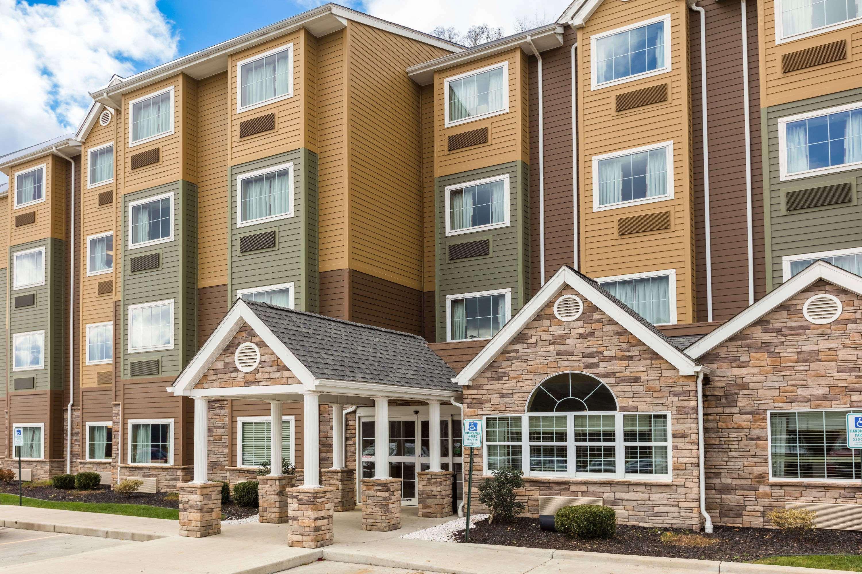 Sleep Inn & Suites Steubenville At The University Exterior foto
