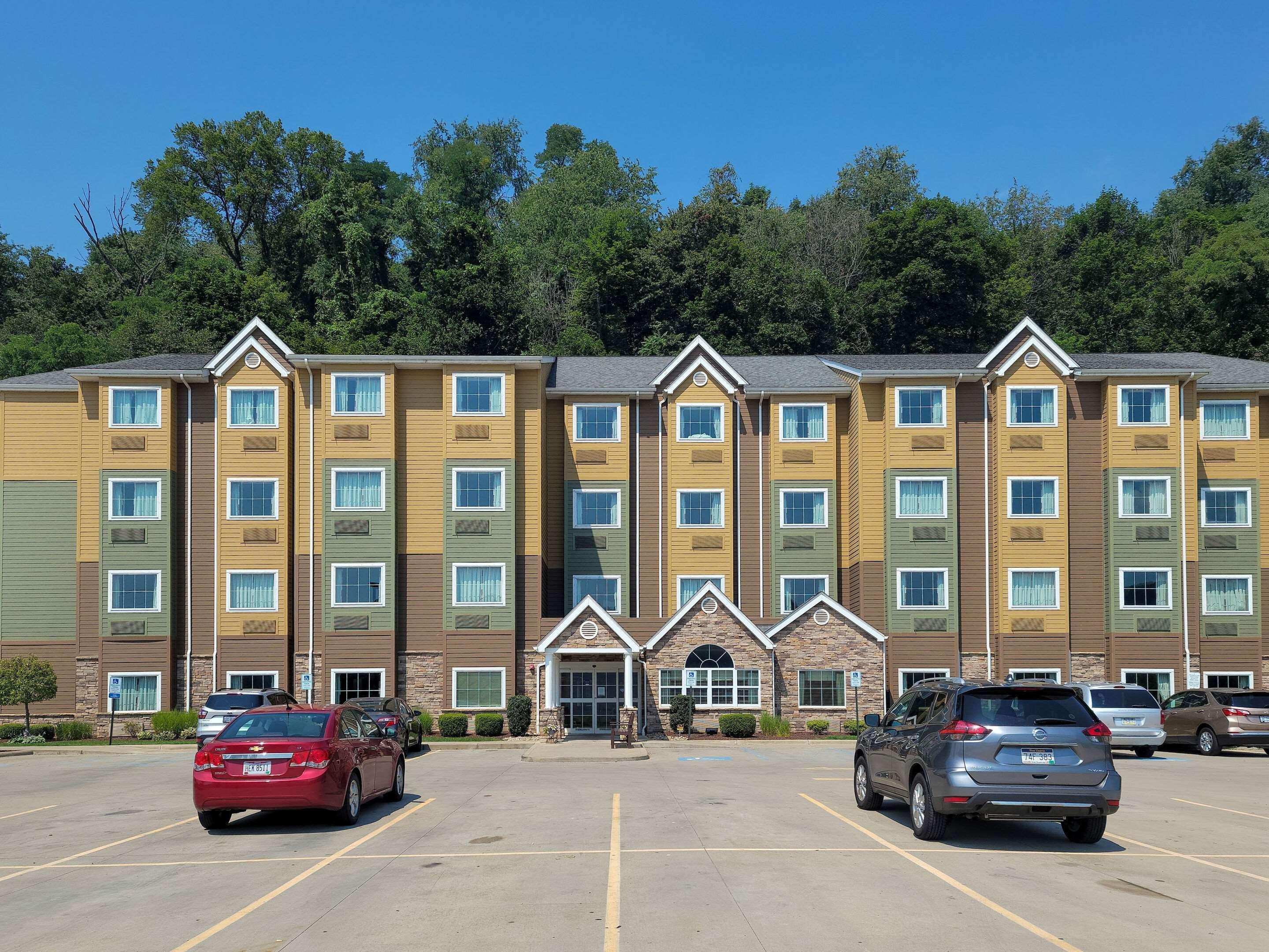 Sleep Inn & Suites Steubenville At The University Exterior foto
